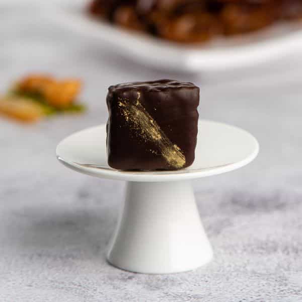 Puffed Rice, Dark Chocolate Cubes with Kholas Dates